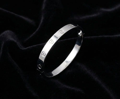 Eternel Love Bangle
